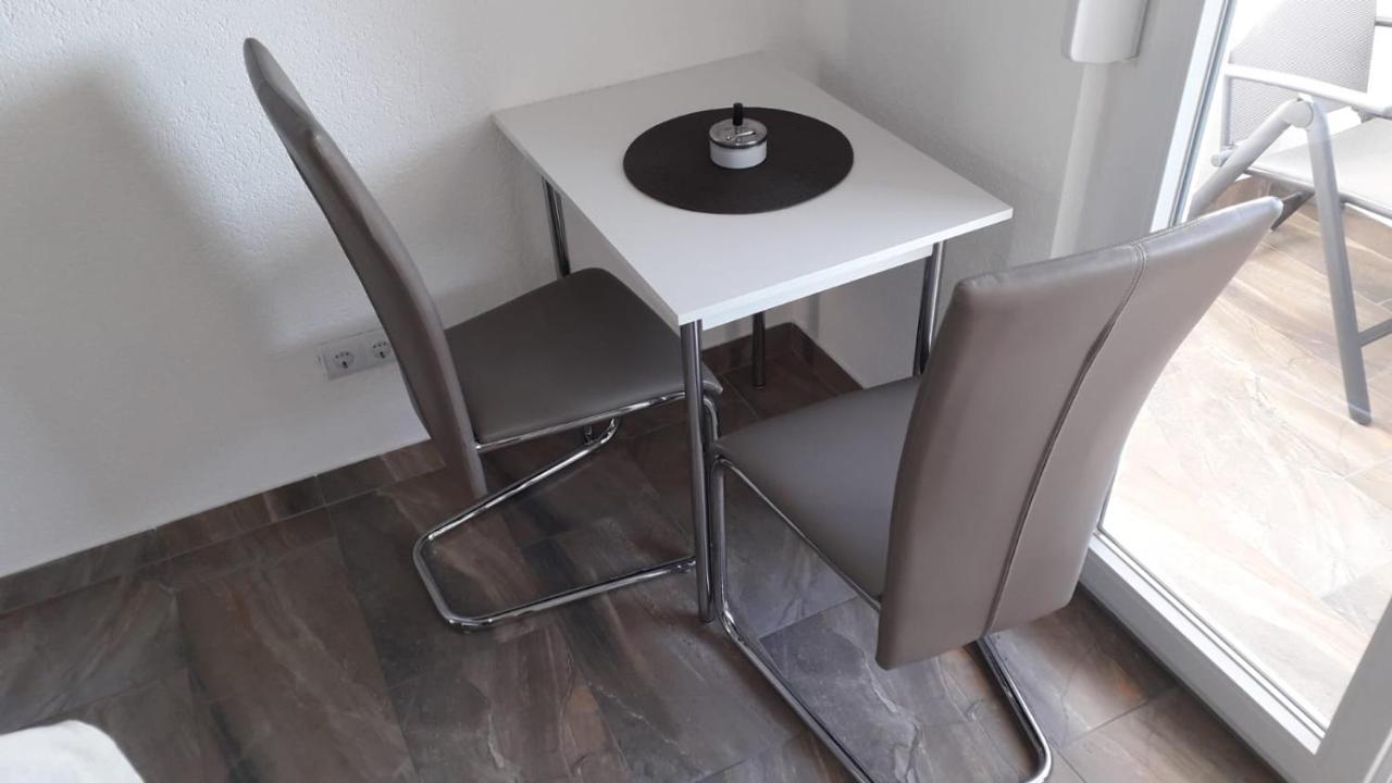 Haus Milana Lägenhet Nin Exteriör bild