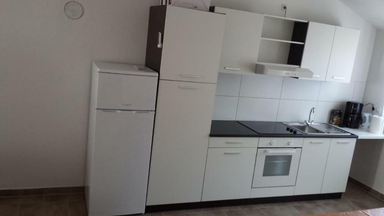 Haus Milana Lägenhet Nin Exteriör bild